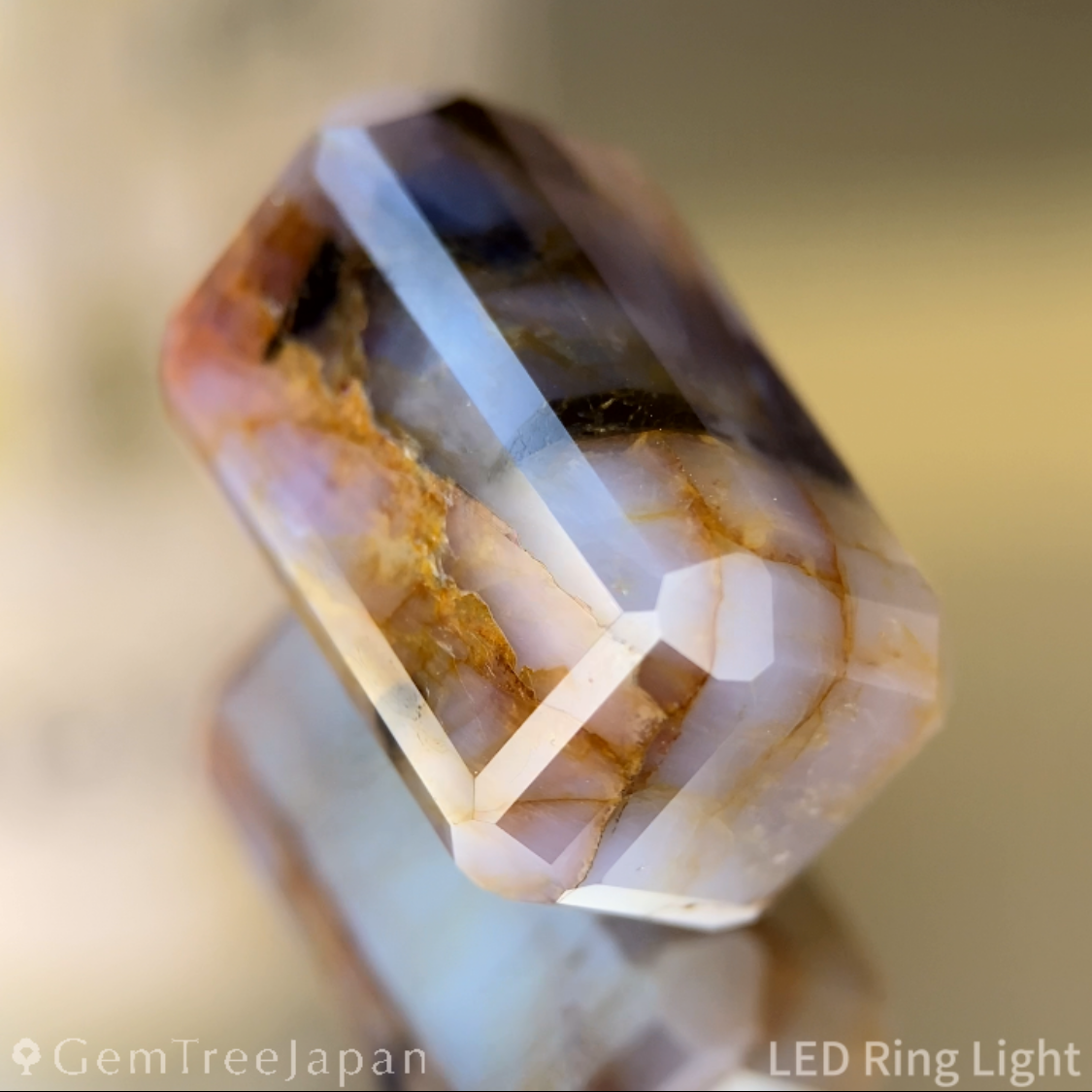 Un-Heat Parti-Color Sapphire 47.00ct / Vietnam