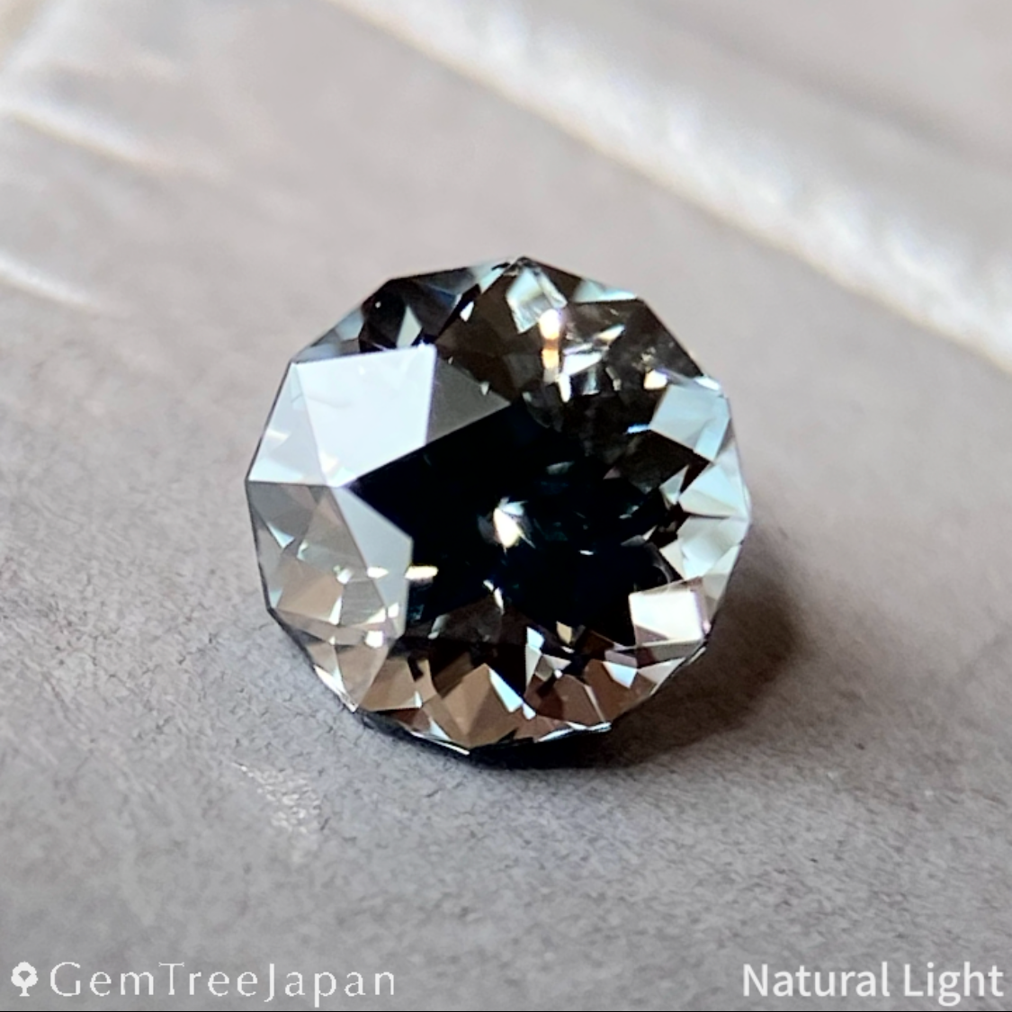 【Trial Price】Grey Spinel 0.380ct / Burma