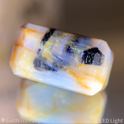 Un-Heat Parti-Color Sapphire 47.00ct / Vietnam