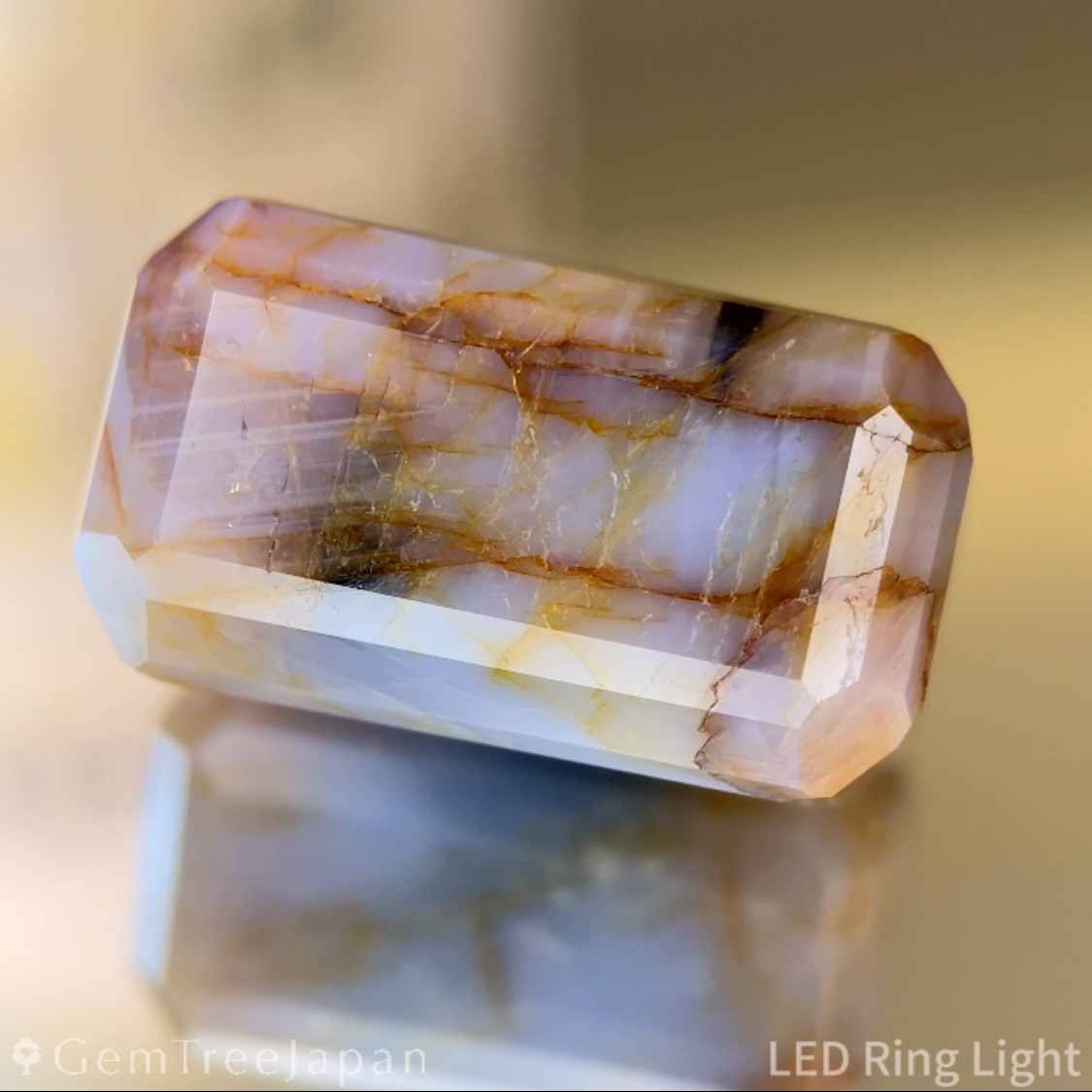 Un-Heat Parti-Color Sapphire 47.00ct / Vietnam