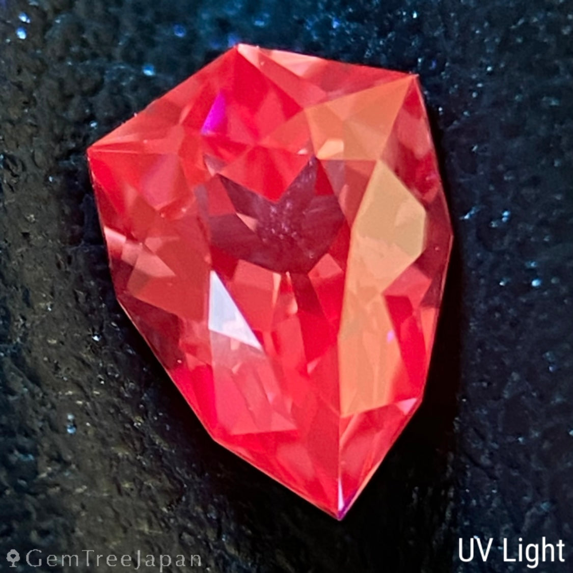 Orangy Purple Spinel 0.651ct / Sri Lanka