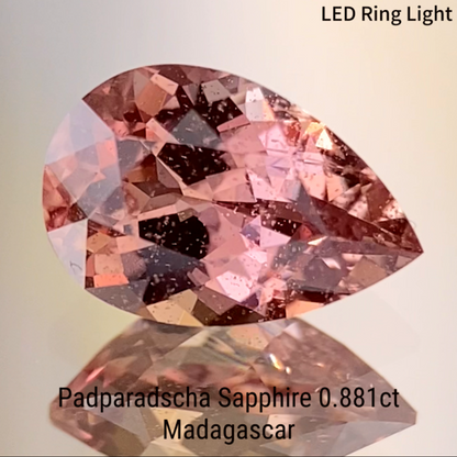 Padparadscha Sapphire 0.881ct / Madagascar