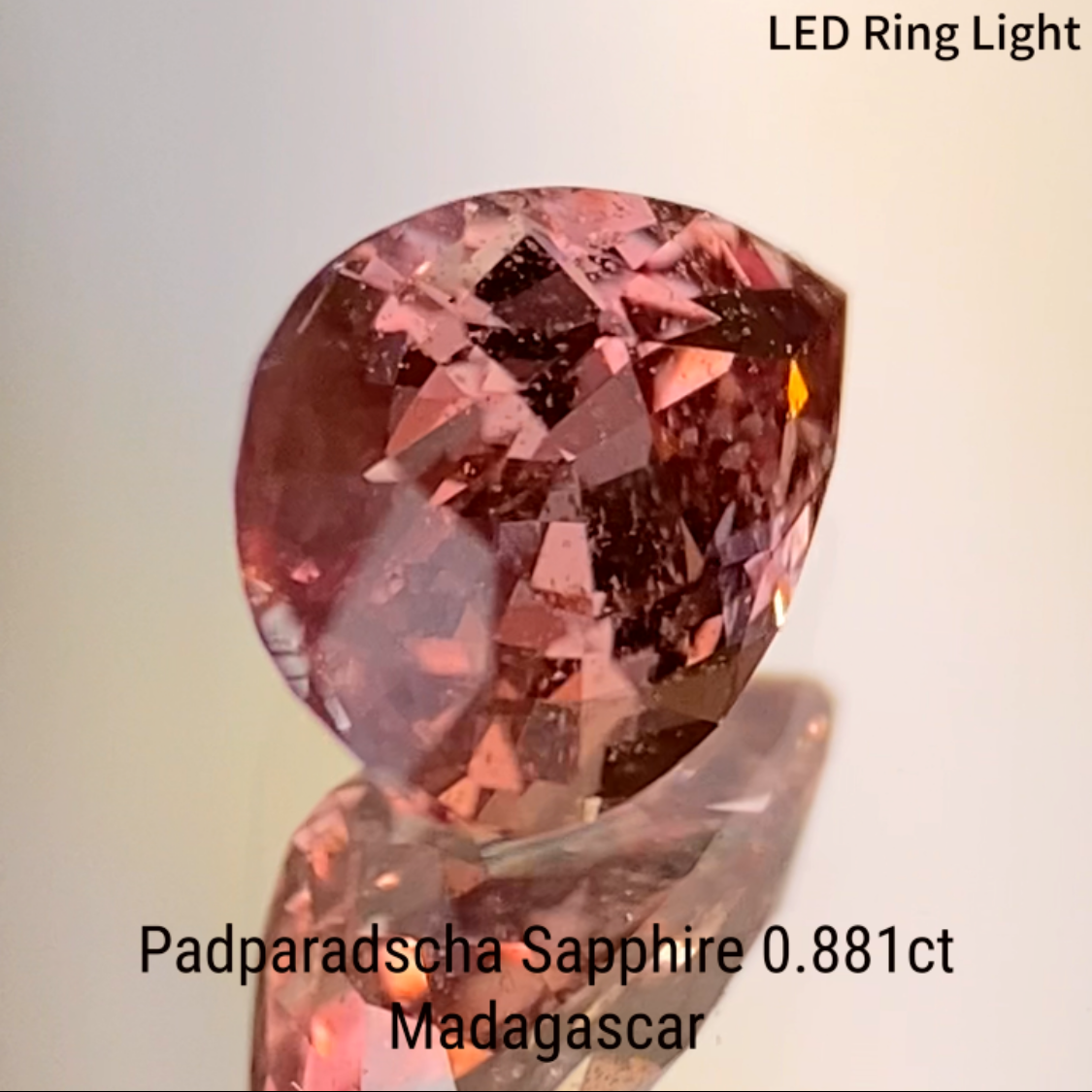 Padparadscha Sapphire 0.881ct / Madagascar