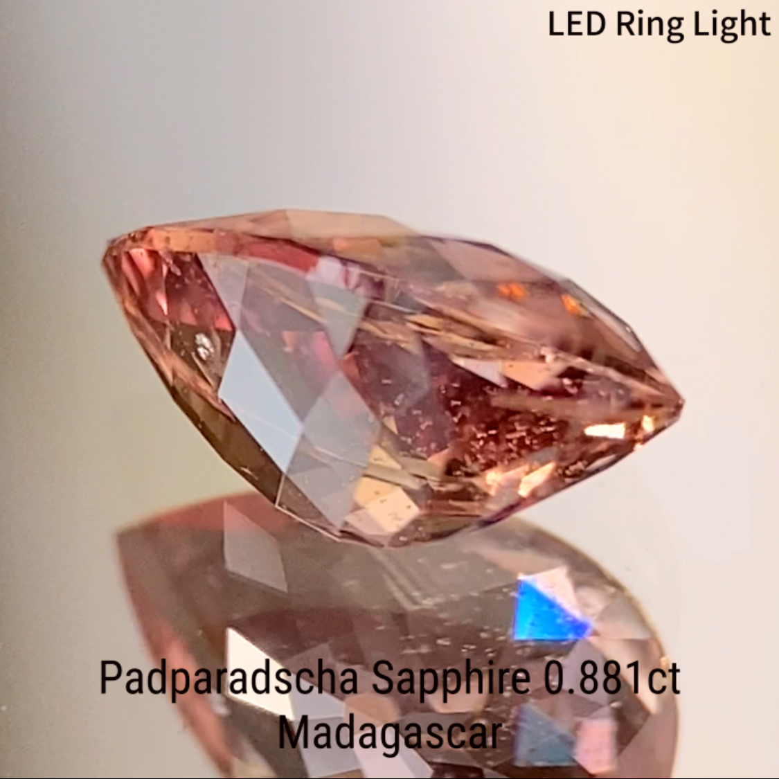 Padparadscha Sapphire 0.881ct / Madagascar