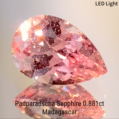 Padparadscha Sapphire 0.881ct / Madagascar