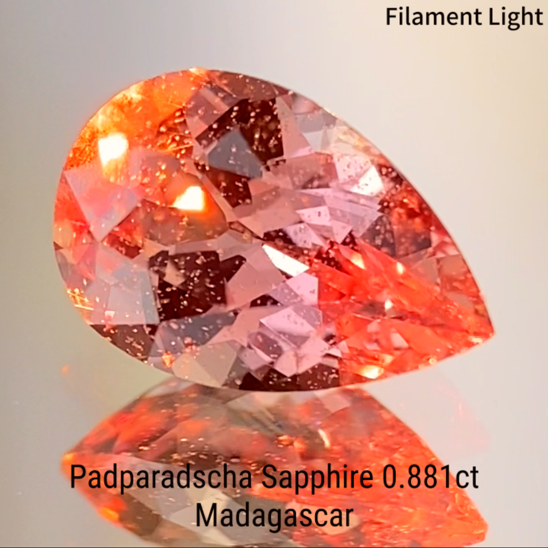 Padparadscha Sapphire 0.881ct / Madagascar