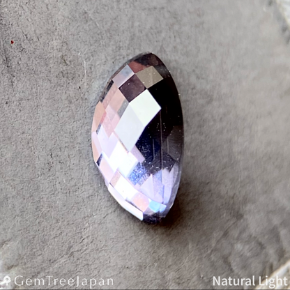 【Trial Price】"Fruit Cut" Pinkish Violet Spinel 0.428ct / Madagascar