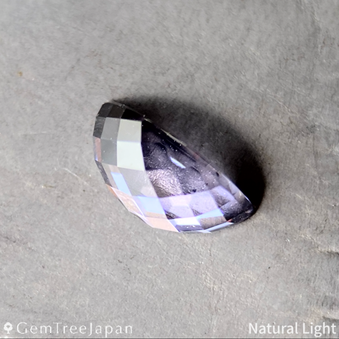 【Trial Price】"Fruit Cut" Pinkish Violet Spinel 0.428ct / Madagascar