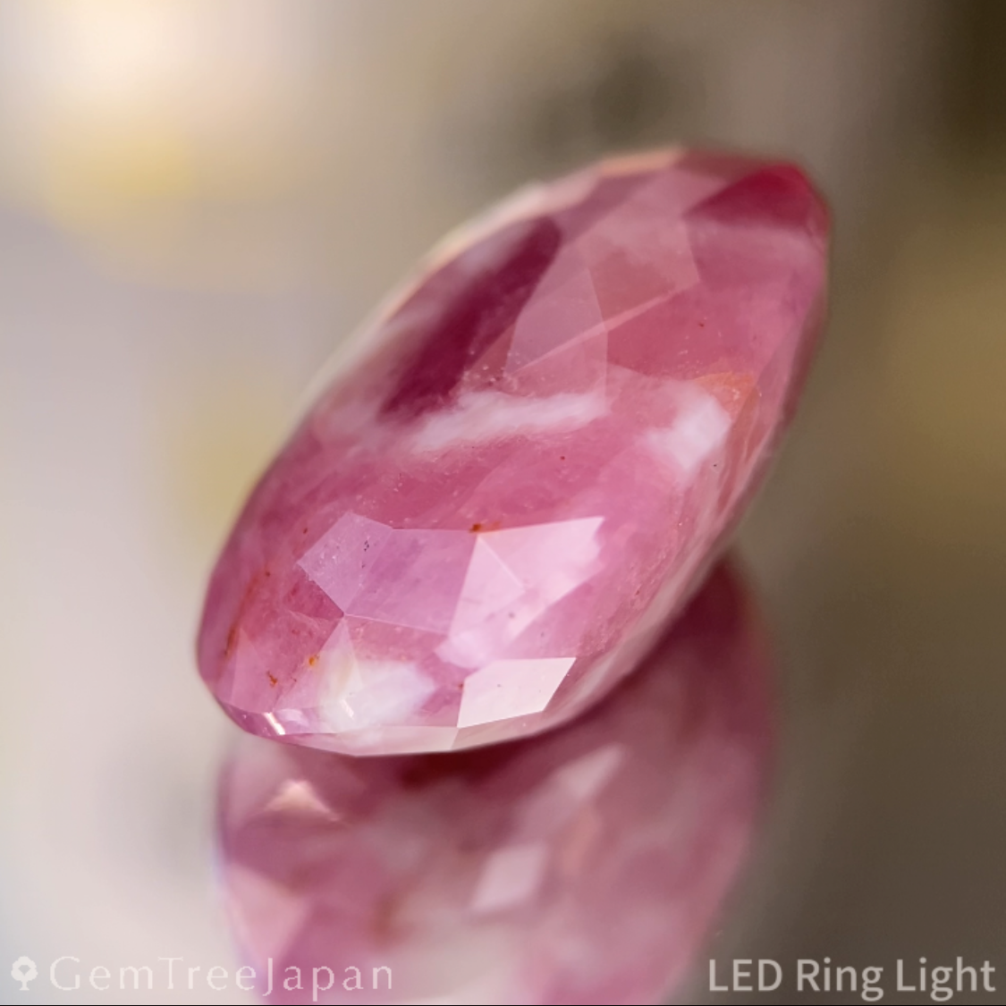 Un-Heat Parti-Color Sapphire 21.77ct / Vietnam