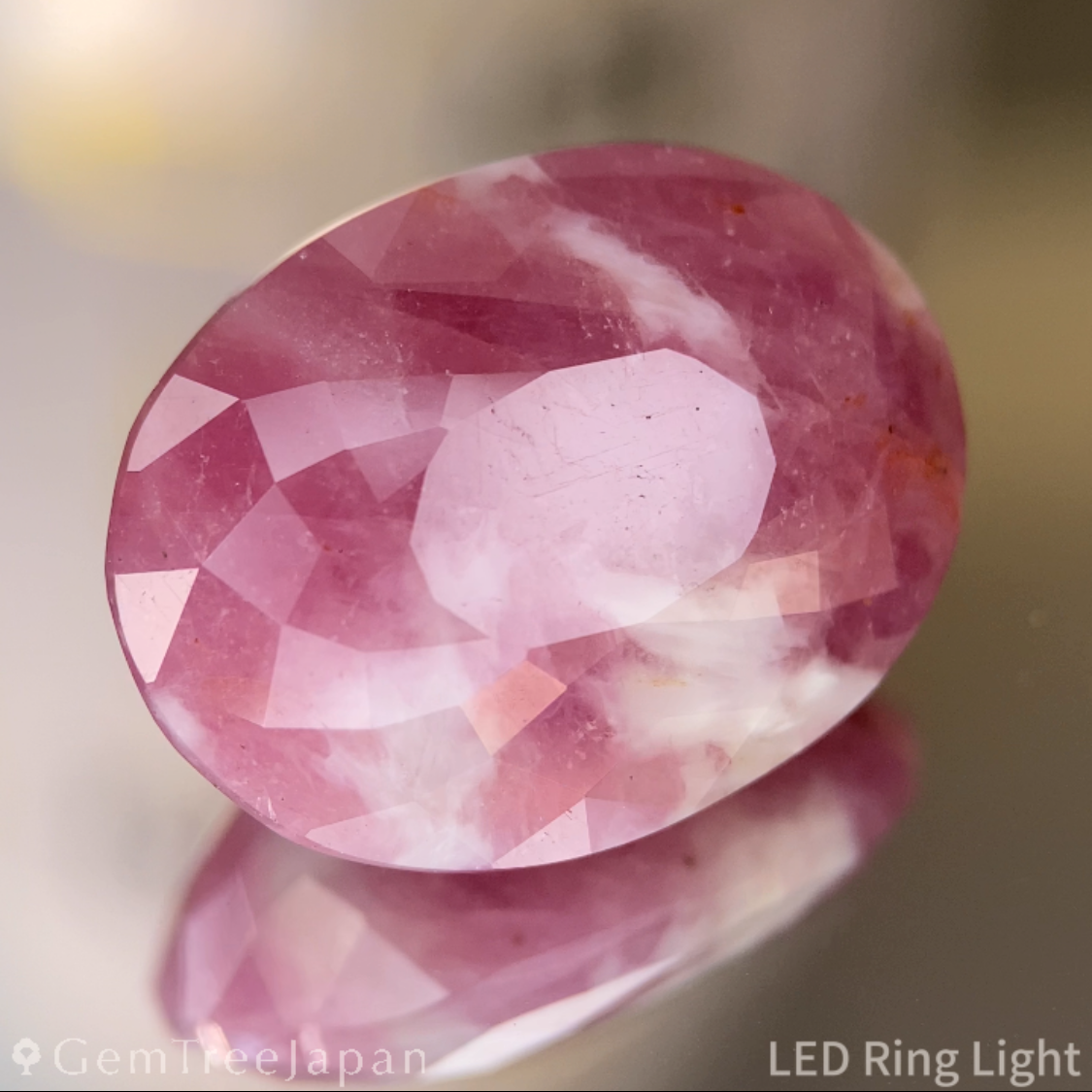 Un-Heat Parti-Color Sapphire 21.77ct / Vietnam