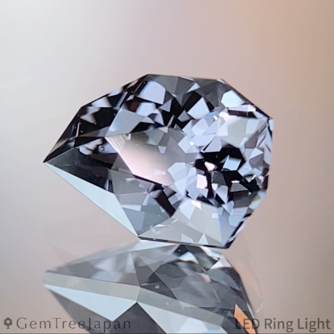 【Flame Frame】Grey Spinel 1.00ct / Burma