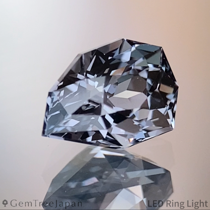 【Flame Frame】Grey Spinel 1.00ct / Burma