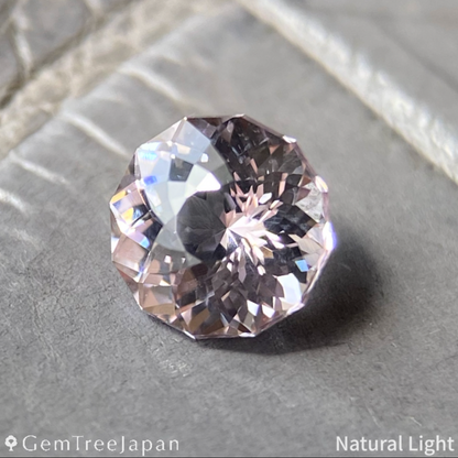 【Trial Price】"Super Gira Cut 121" Pale Pink Spinel 0.518ct / Myanmar (Burma)