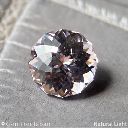 【Trial Price】"Super Gira Cut 121" Pale Pink Spinel 0.518ct / Myanmar (Burma)