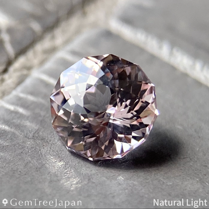 【Trial Price】"Super Gira Cut 121" Pale Pink Spinel 0.518ct / Myanmar (Burma)