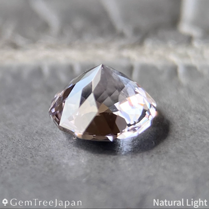 【Trial Price】"Super Gira Cut 121" Pale Pink Spinel 0.518ct / Myanmar (Burma)