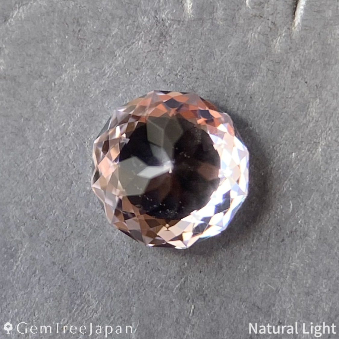 【Trial Price】"Super Gira Cut 121" Pale Pink Spinel 0.518ct / Myanmar (Burma)