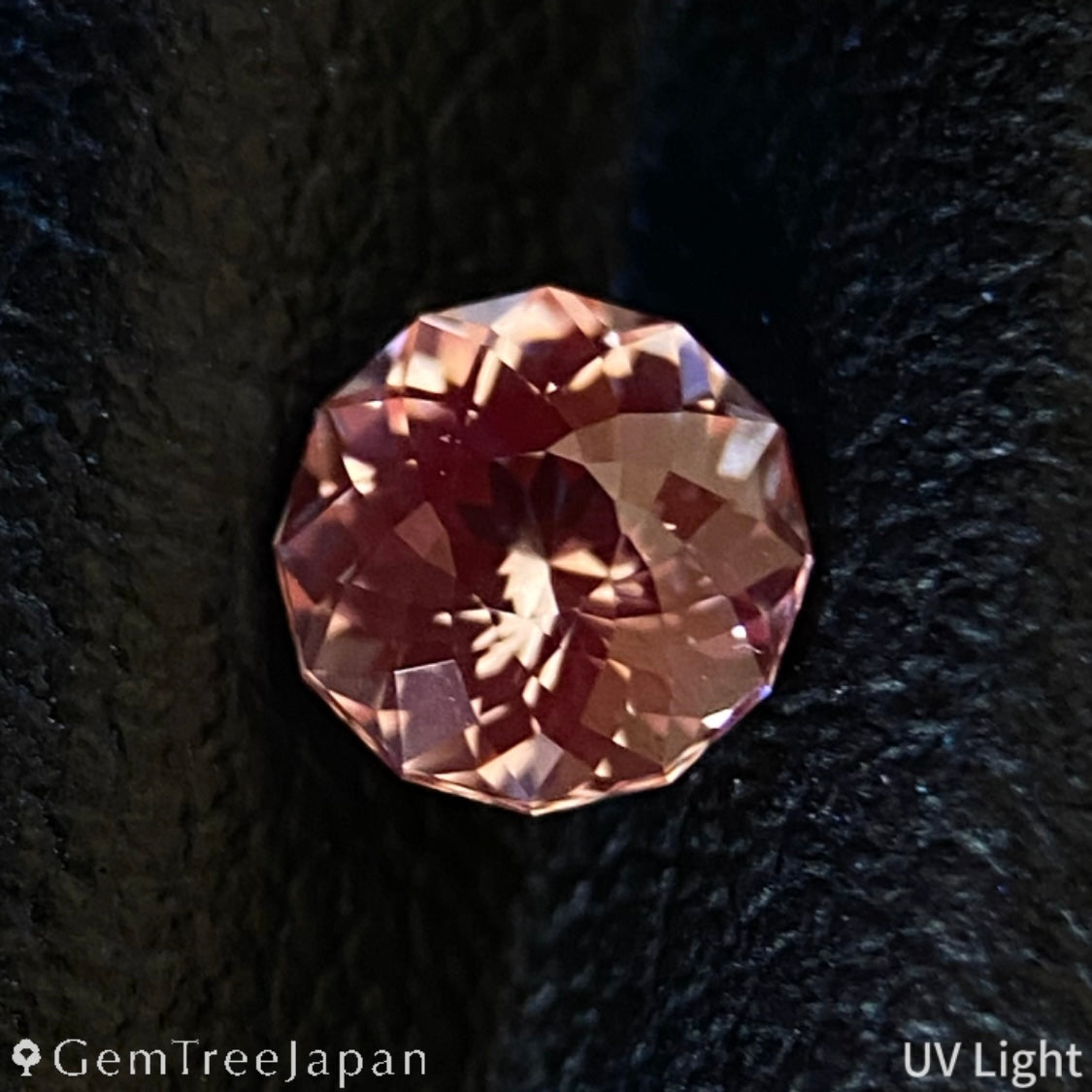 【Trial Price】"Super Gira Cut 121" Pale Pink Spinel 0.518ct / Myanmar (Burma)