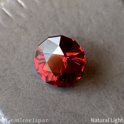 【Trial Price】"Narika Cut" Orangy Red Spinel 0.356ct / Burma