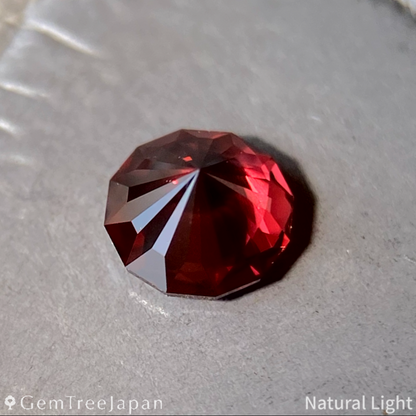 【Trial Price】"Narika Cut" Orangy Red Spinel 0.356ct / Burma