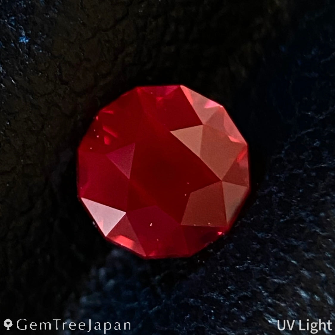 【Trial Price】"Narika Cut" Orangy Red Spinel 0.356ct / Burma