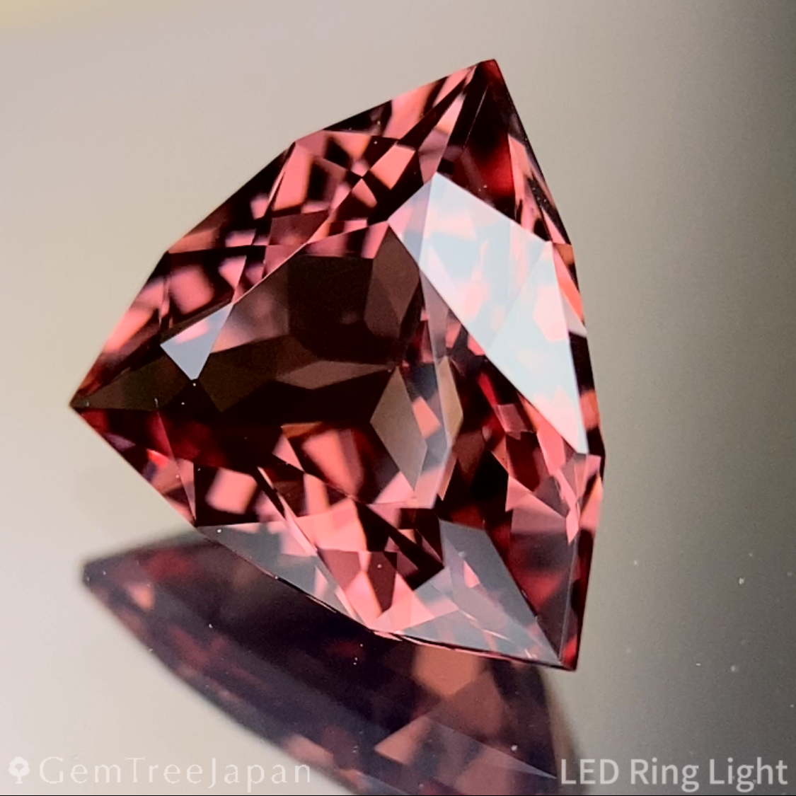 Spessartine Garnet 2.289ct / Tanzania