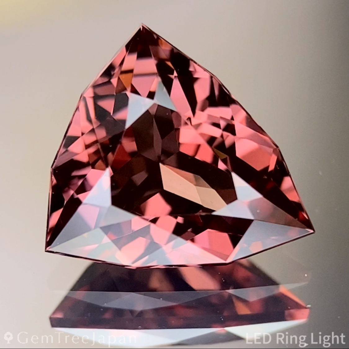 Spessartine Garnet 2.289ct / Tanzania