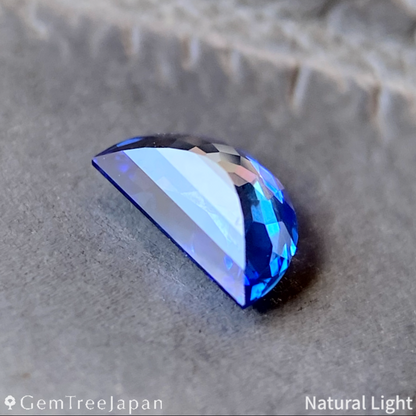 "Biue Sunrise" Cornflower Blue Sapphire 0.397ct / Sri Lanka