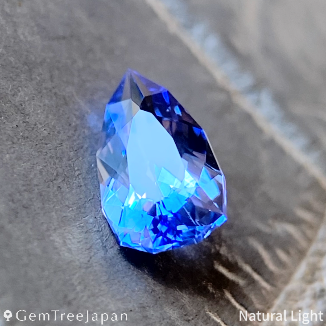 "Blue Arrowhead" Sapphire 0.502ct / Myanmar (Burma)
