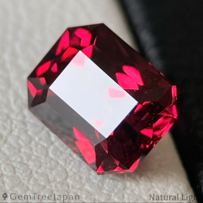 Malaya Garnet 1.556ct / Tanzania