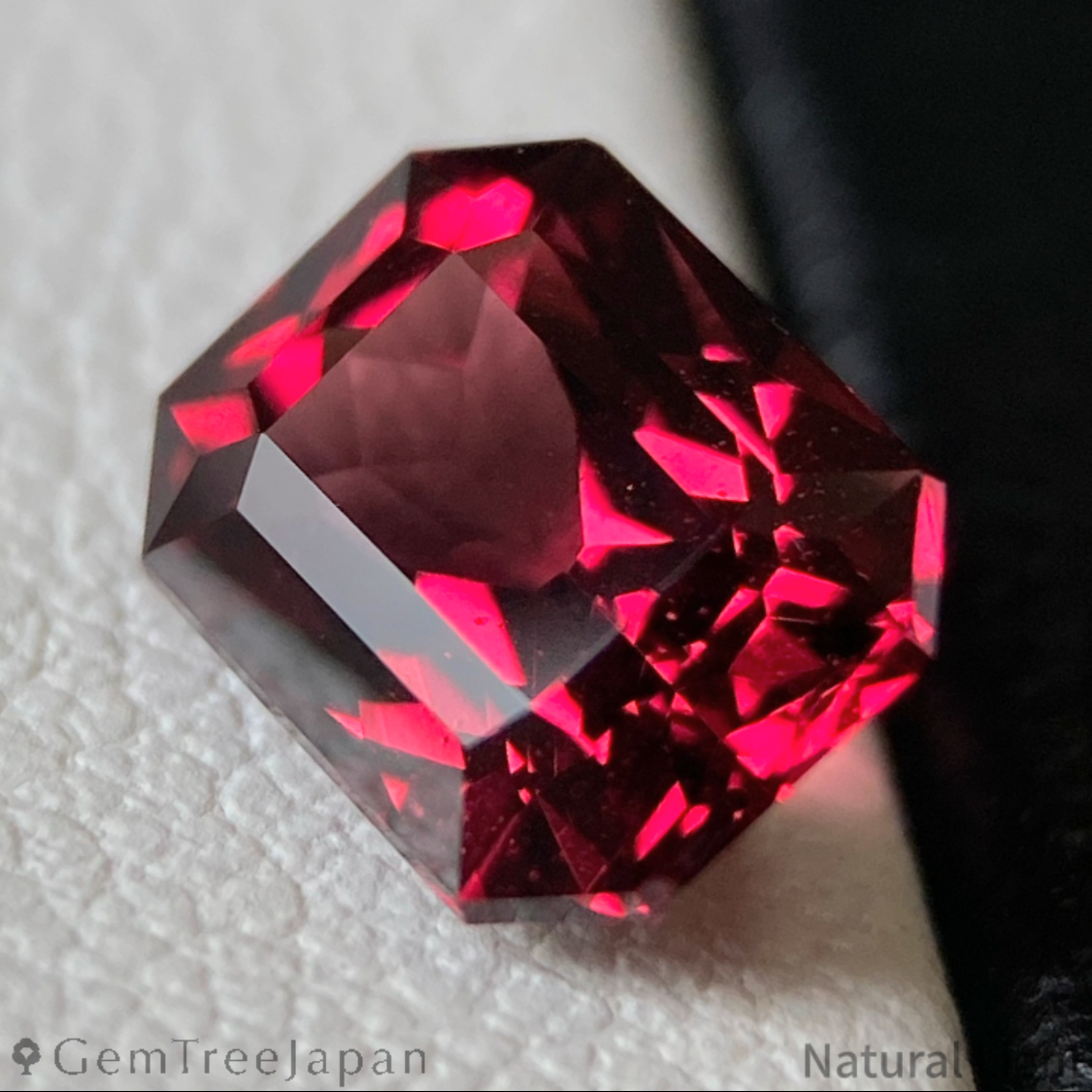 Malaya Garnet 1.556ct / Tanzania