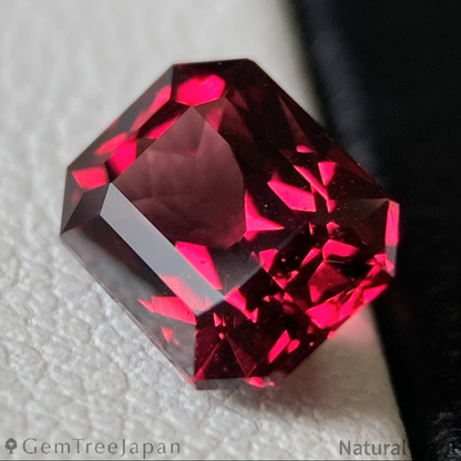 Malaya Garnet 1.556ct / Tanzania