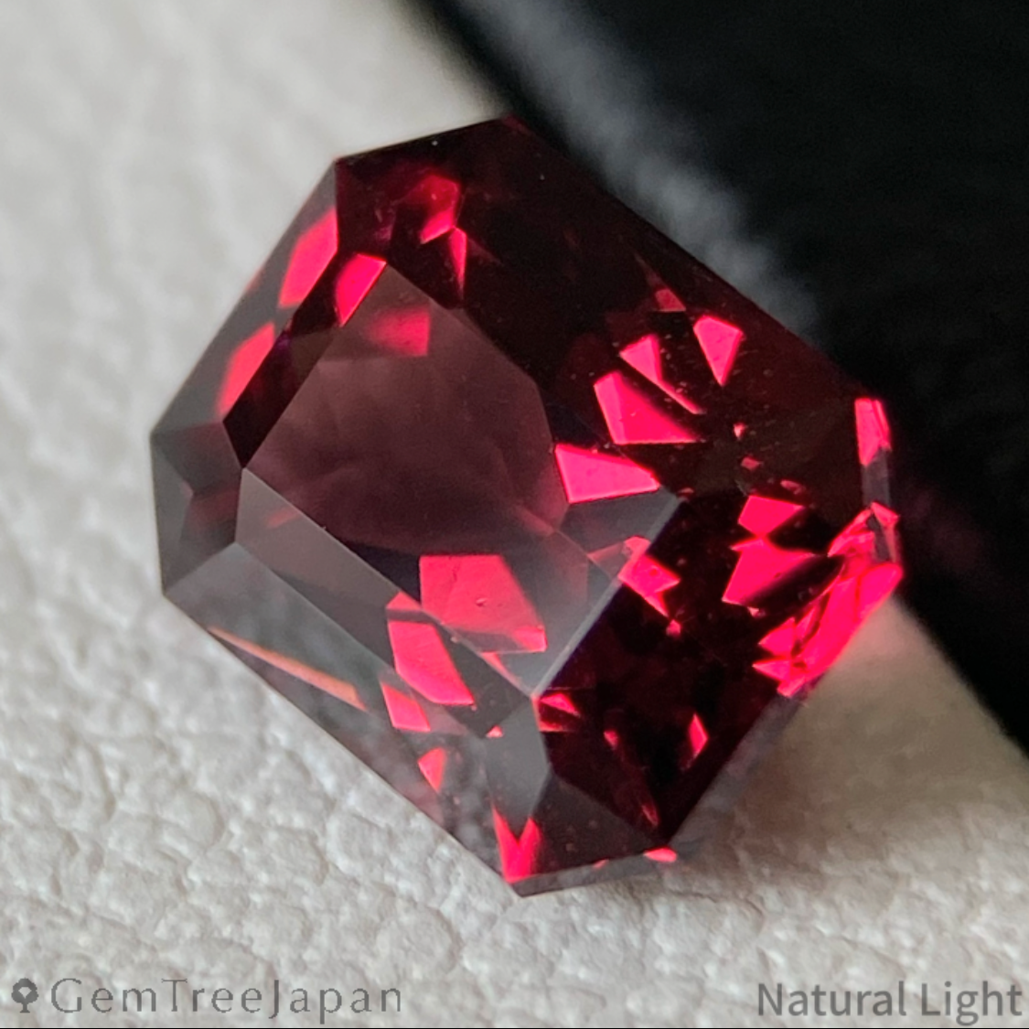 Malaya Garnet 1.556ct / Tanzania