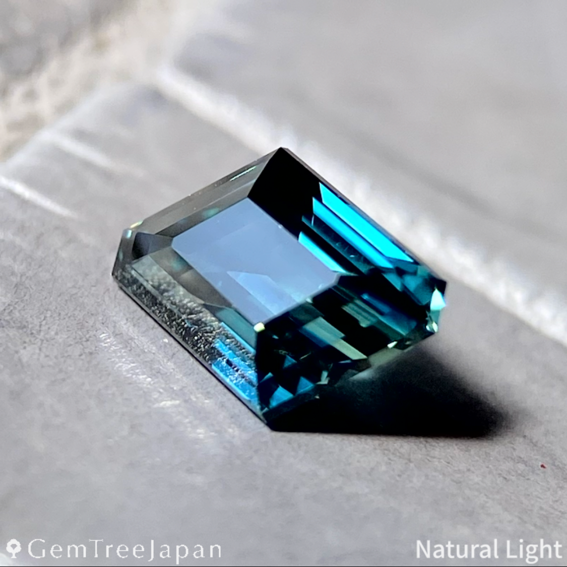 "Clipped Parallelogram" Bluish Green Sapphire 0.872ct / Nigeria