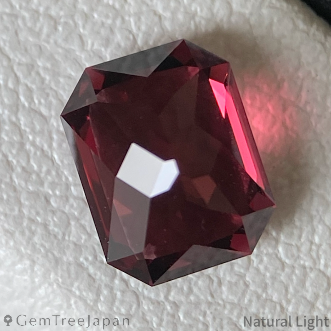 Malaya Garnet 1.556ct / Tanzania