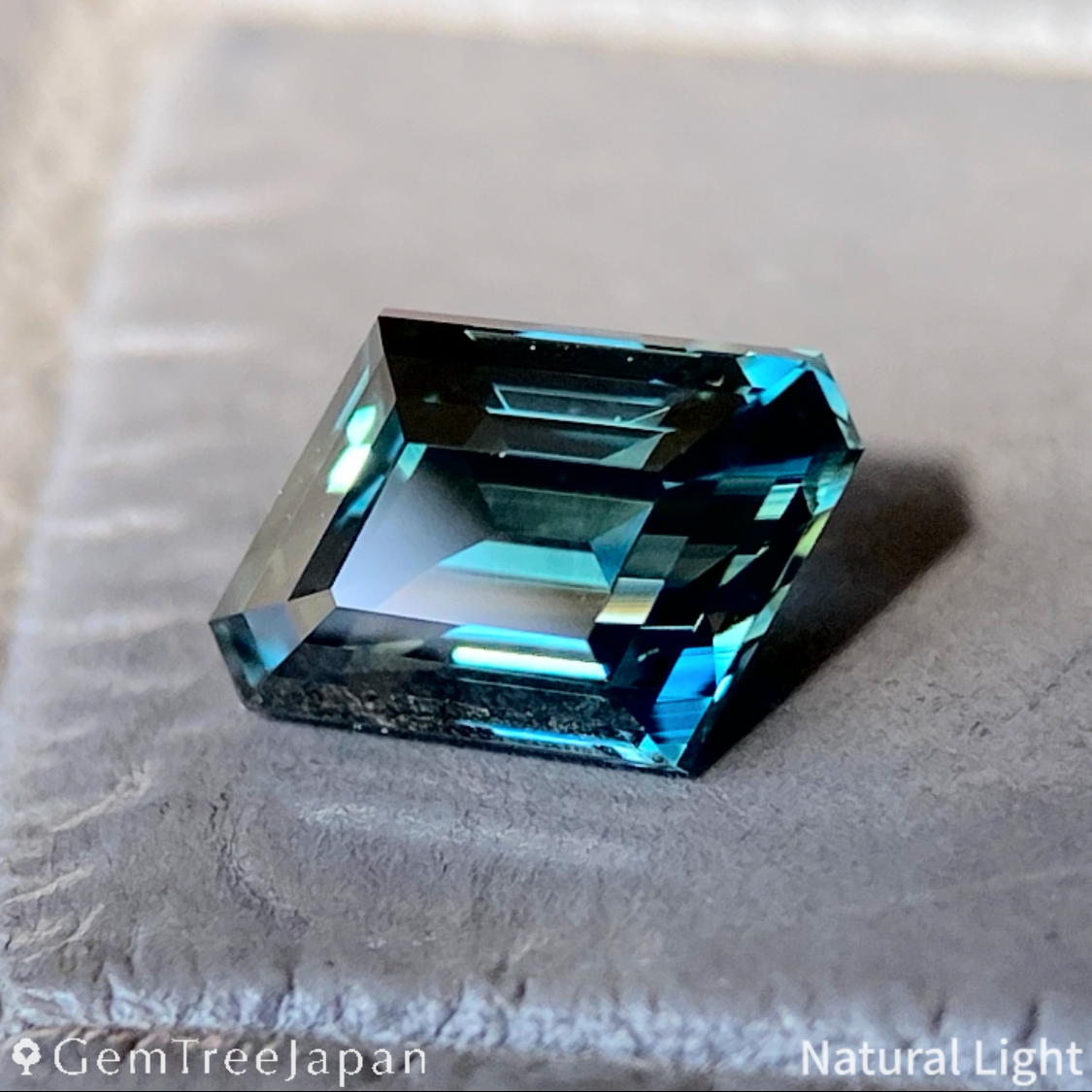 "Clipped Parallelogram" Bluish Green Sapphire 0.872ct / Nigeria