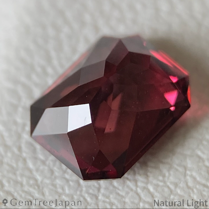 Malaya Garnet 1.556ct / Tanzania
