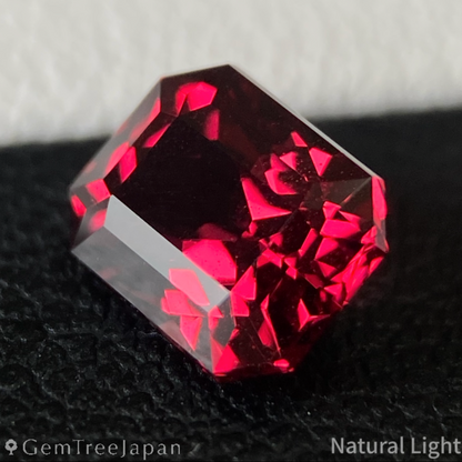 Malaya Garnet 1.556ct / Tanzania