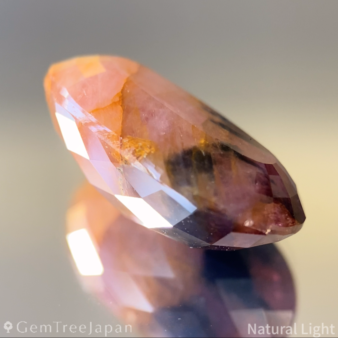 Un-Heat Parti-Color Sapphire 19.756ct / Vietnam