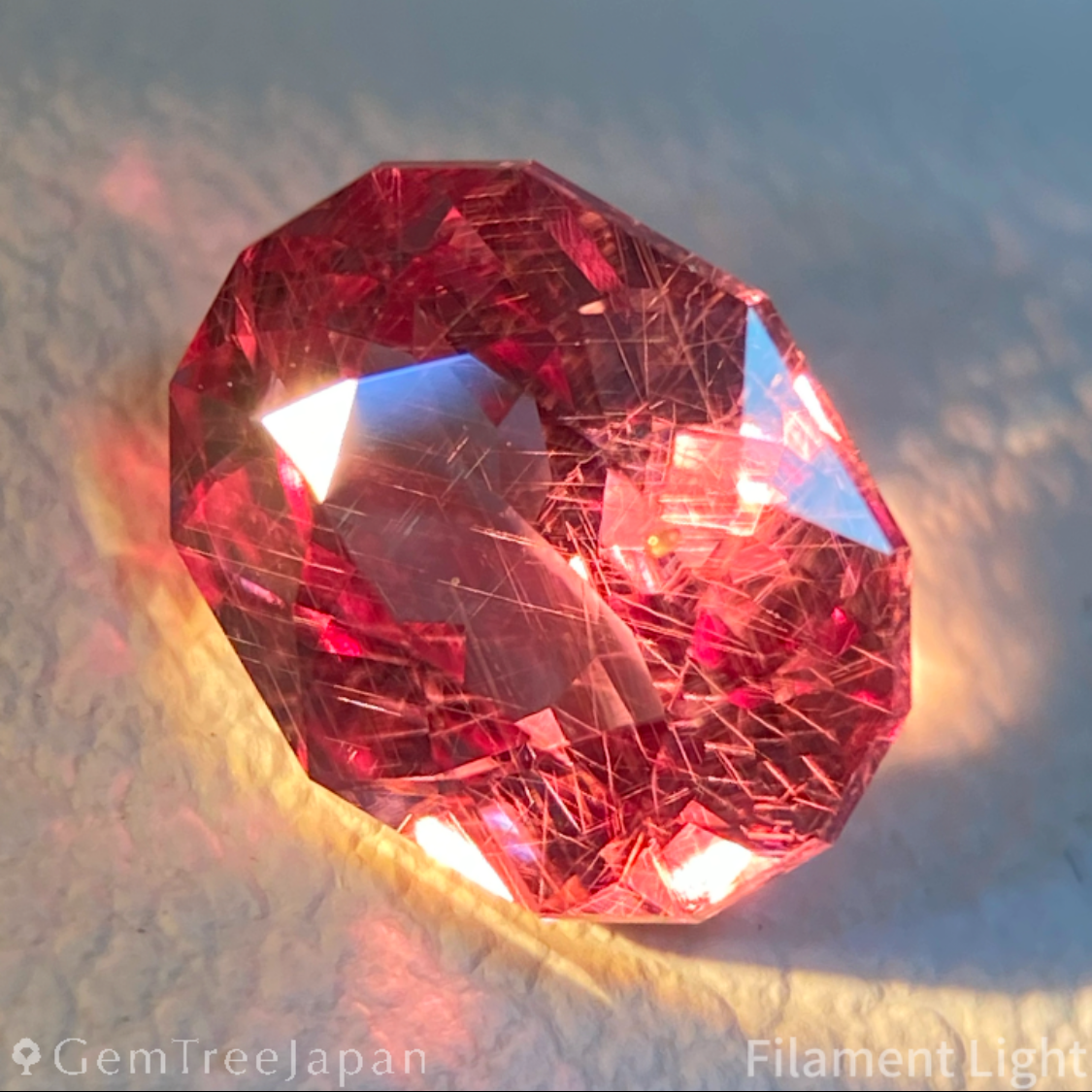 【Trial Price】Color Change Garnet (Pyralspite) 1.382ct / Tanzania