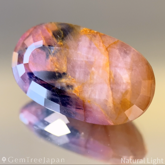 Un-Heat Parti-Color Sapphire 19.74ct / Vietnam