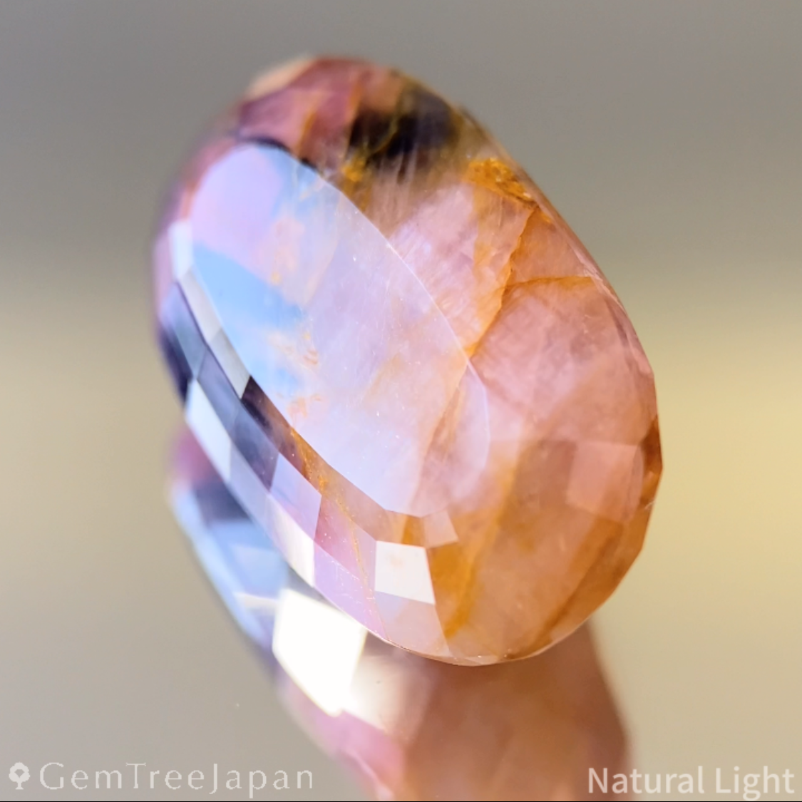 Un-Heat Parti-Color Sapphire 19.756ct / Vietnam
