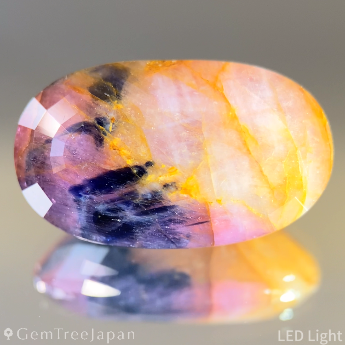 Un-Heat Parti-Color Sapphire 19.756ct / Vietnam