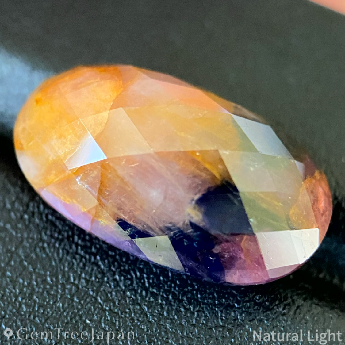 Un-Heat Parti-Color Sapphire 19.756ct / Vietnam