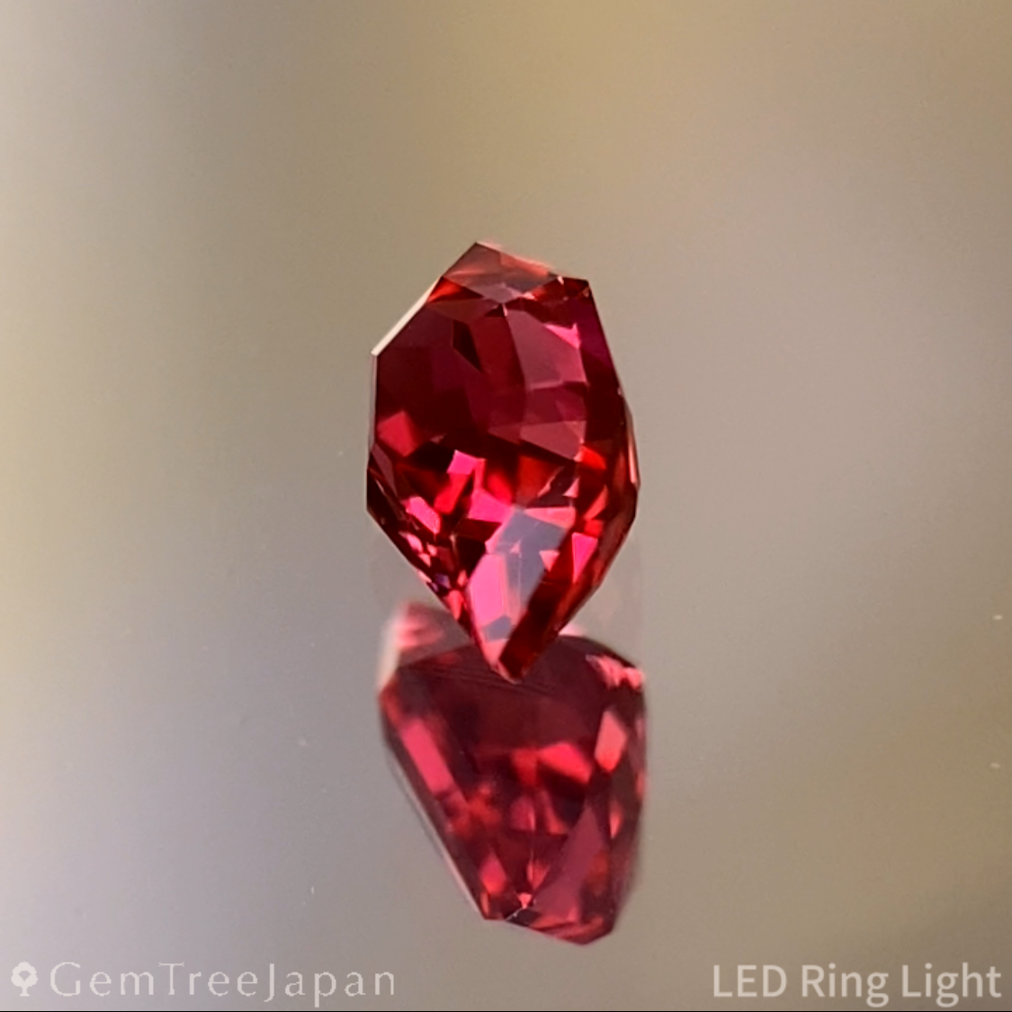 Pinkish Red Spinel 0.254ct / Burma – IRMO.JP