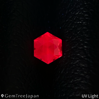 【Trial Price】Pinkish Orange Spinel 0.147ct / Myanmar (Burma)