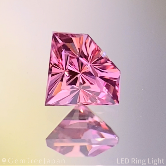 Un-Heat Padparadscha Sapphire 0.327ct / Sri Lanka