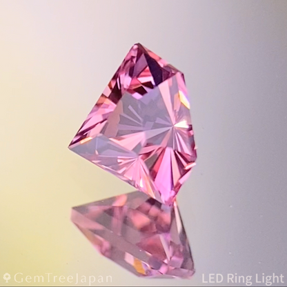 Un-Heat Padparadscha Sapphire 0.327ct / Sri Lanka