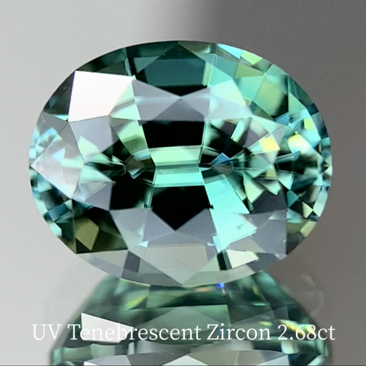 UV Tenebrescent Zircon 2.675ct