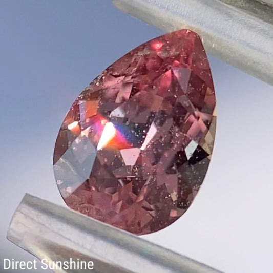 Padparadscha Sapphire 0.881ct / Madagascar